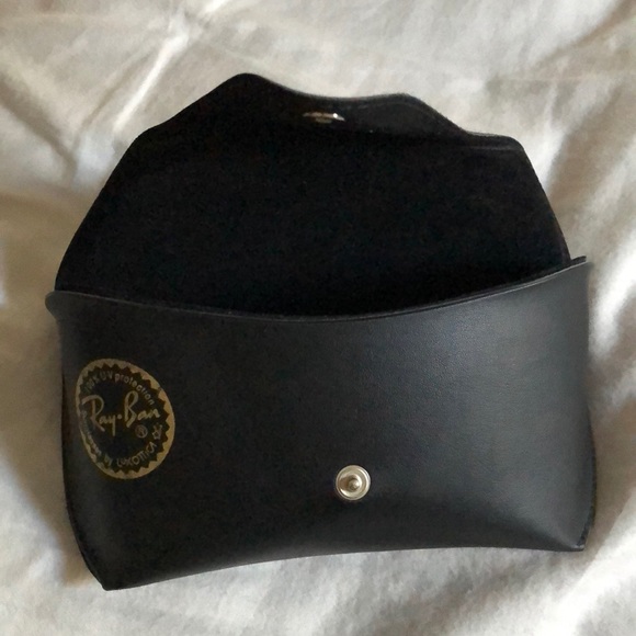 Ray ban sunglasses and case main image 5